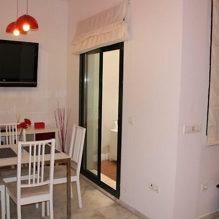 Apartamentos Rg Triana, Calle Castilla Con Patio Sevilla Exteriör bild