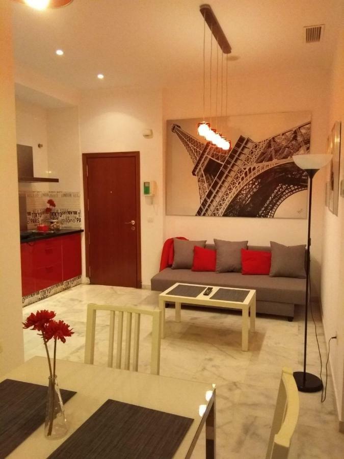 Apartamentos Rg Triana, Calle Castilla Con Patio Sevilla Exteriör bild