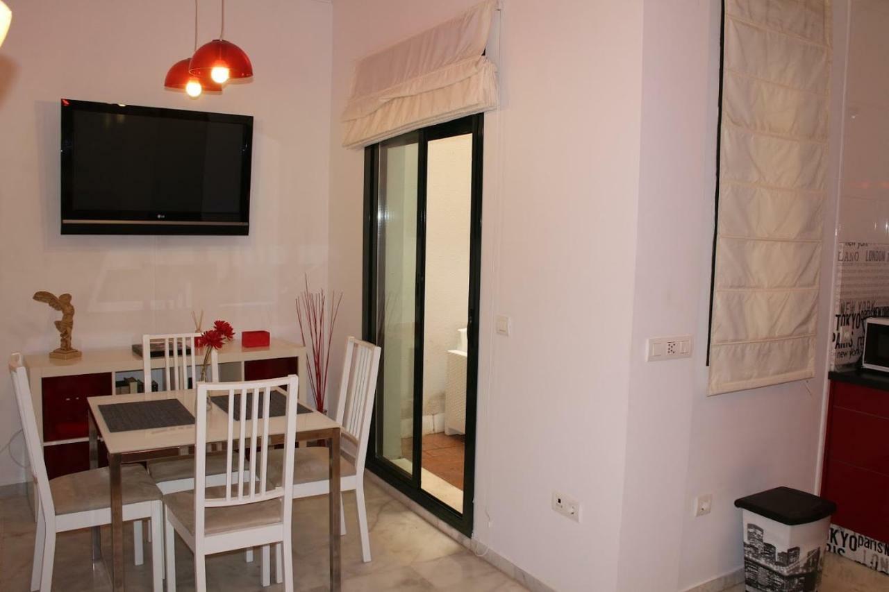 Apartamentos Rg Triana, Calle Castilla Con Patio Sevilla Exteriör bild