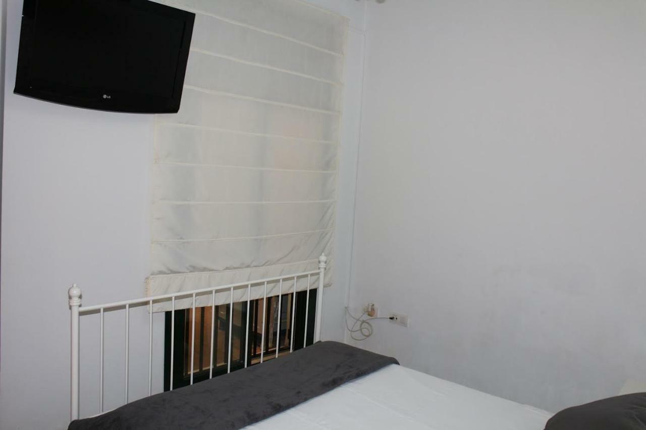 Apartamentos Rg Triana, Calle Castilla Con Patio Sevilla Exteriör bild