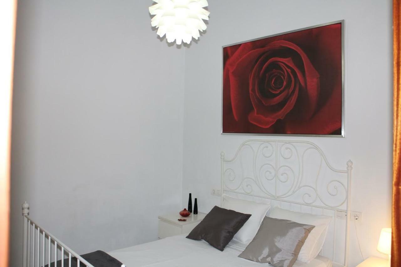 Apartamentos Rg Triana, Calle Castilla Con Patio Sevilla Exteriör bild